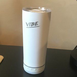 NEW WHITE VIBE WIRELESS 18 OUNCE TUMBLER WITH BLUE TOOTH SPEAKER